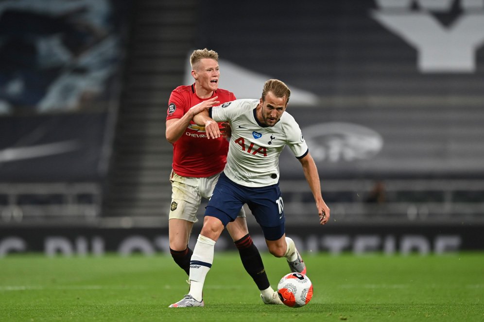 Dengan Harry Kane, MU Niscaya Bisa Persempit Jaraknya dengan Liverpool