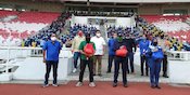 Mantan Dirut Persija Beri Bantuan pada Pekerja Komplek GBK