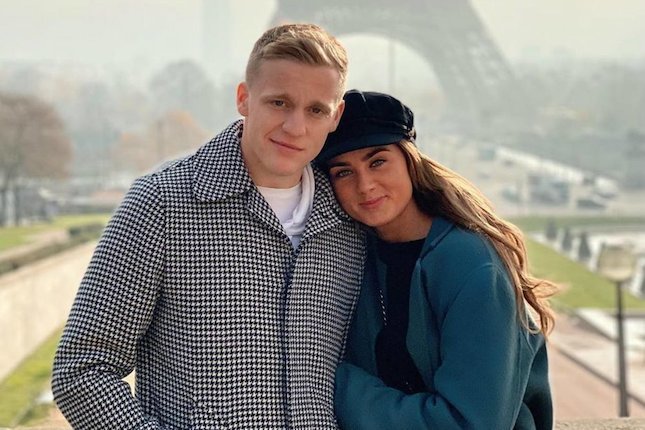 Umumkan Kehamilan Sang Pacar, Donny van de Beek Malah Kena Ejek: Namanya Ole Gunnar Kah? Umumkan Kehamilan Sang Pacar, Donny van de Beek Malah Kena Ejek: Namanya Ole Gunnar Kah?