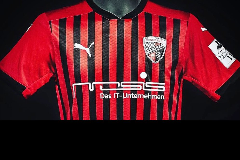 Jersey Klub Jerman Ini 11-12 dengan Jersey AC Milan