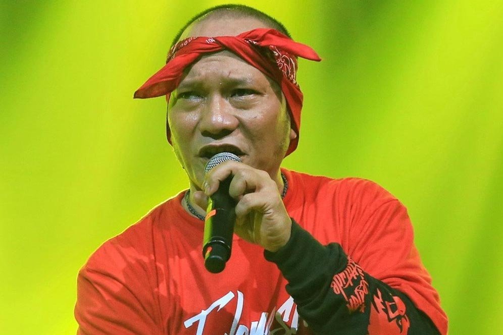 Lirik Lagu Bebas - Iwa K