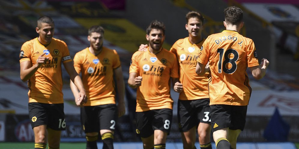 Selebrasi pemain Wolverhampton usai bobol gawang Everton, 12 Juli 2020. (c) AP Photo