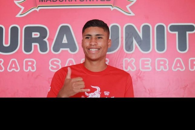 Robert Junior Rodrigues Santos (Madura United)