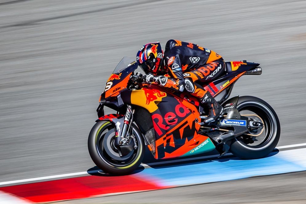 Hasil Balap MotoGP Brno, Ceko: Mengejutkan, Brad Binder dan KTM Menang