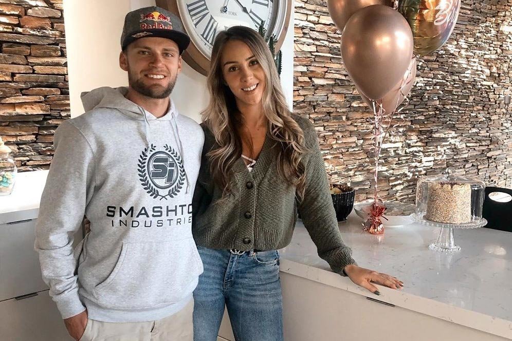 7 Potret Cantik Courtney Renniers, Pacar Brad Binder Pemenang MotoGP Ceko 7 Potret Cantik Courtney Renniers, Pacar Brad Binder Pemenang MotoGP Ceko