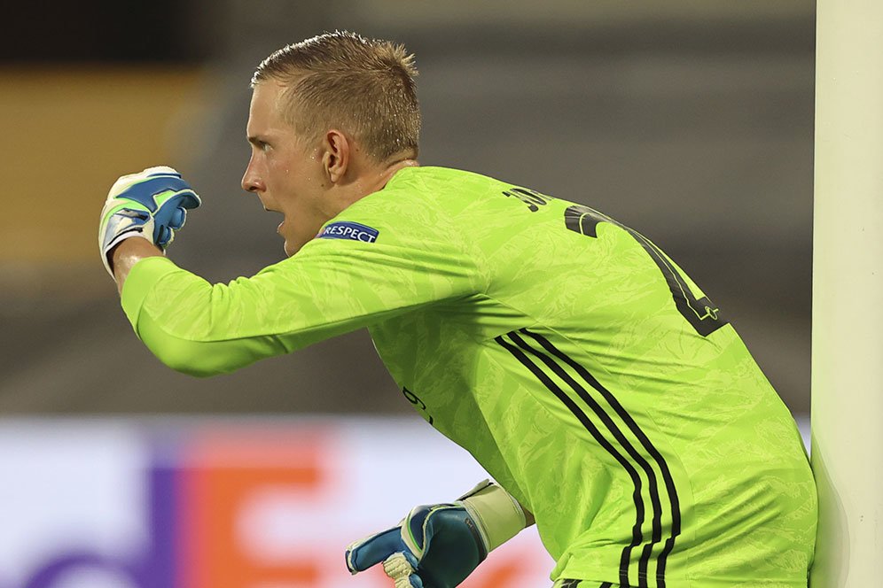 Puji-Pujian untuk Karl-Johan Johnsson, Titisan Lev Yashin yang Bikin MU Frustrasi Puji-Pujian untuk Karl-Johan Johnsson, Titisan Lev Yashin yang Bikin MU Frustrasi