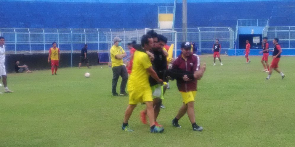 Latihan Perdana, Dua Penggawa Arema FC Tumbang