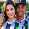 Momen Manis Douglas Costa Melamar sang Kekasih Seksi Nathalia Felix