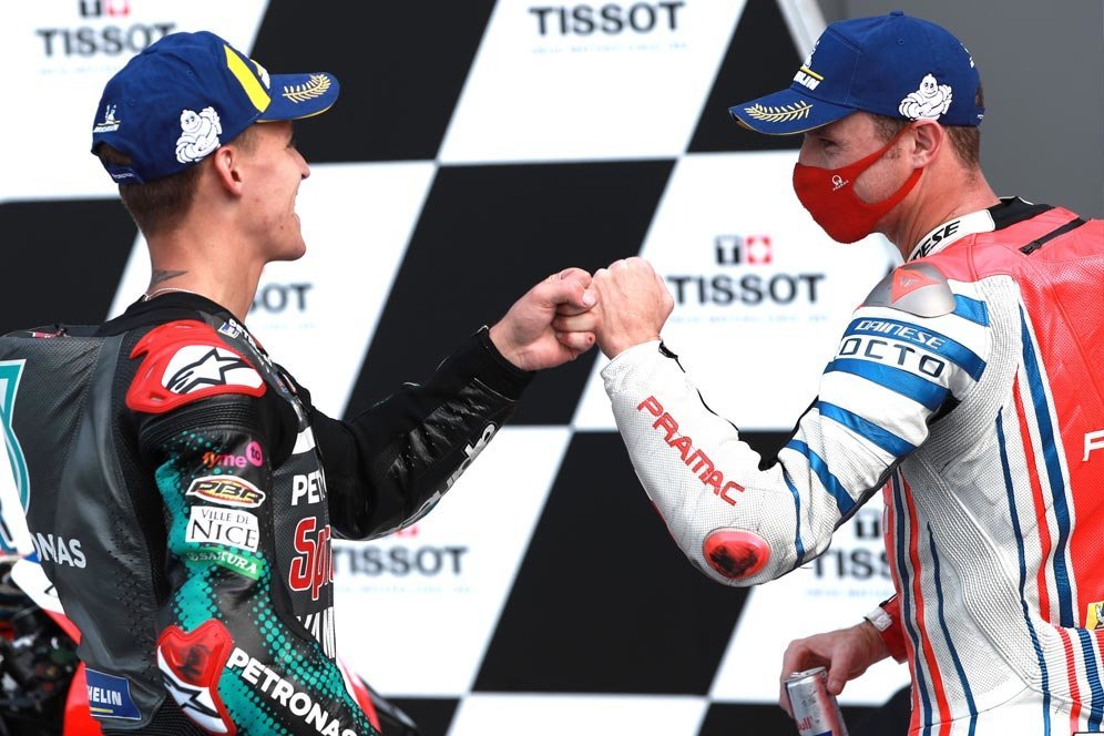 Fabio Quartararo Minta Maaf Plastik Helmnya Bikin Jack Miller Gagal Finis Fabio Quartararo Minta Maaf Plastik Helmnya Bikin Jack Miller Gagal Finis