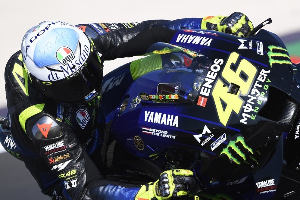 Ibu Valentino Rossi Malu Sang Anak Pakai Helm Bertema Viagra Ibu Valentino Rossi Malu Sang Anak Pakai Helm Bertema Viagra