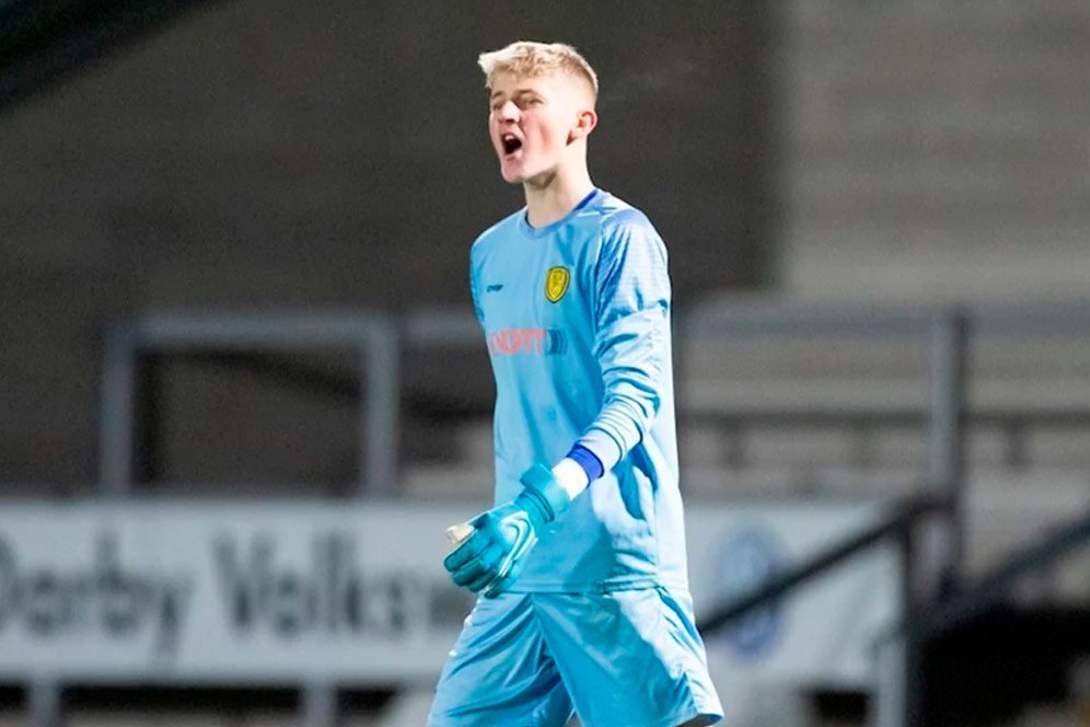 Chelsea Resmi Beli Kiper Baru: Teddy Sharman-Lowe