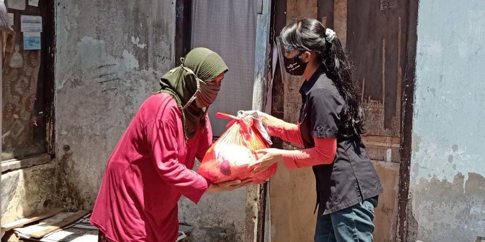 EMTEK Peduli Corona Kembali Salurkan Ratusan Paket Sembako Dan Masker ...