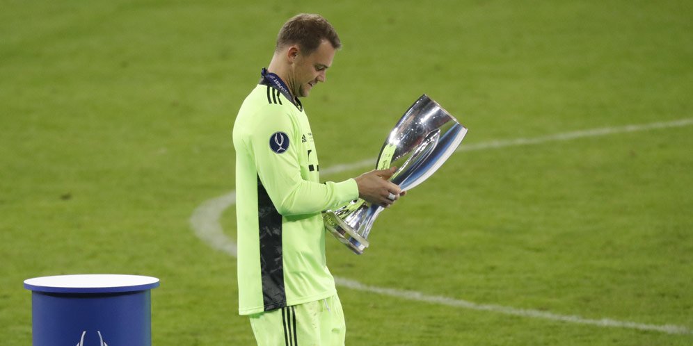 Pujian untuk Manuel Neuer