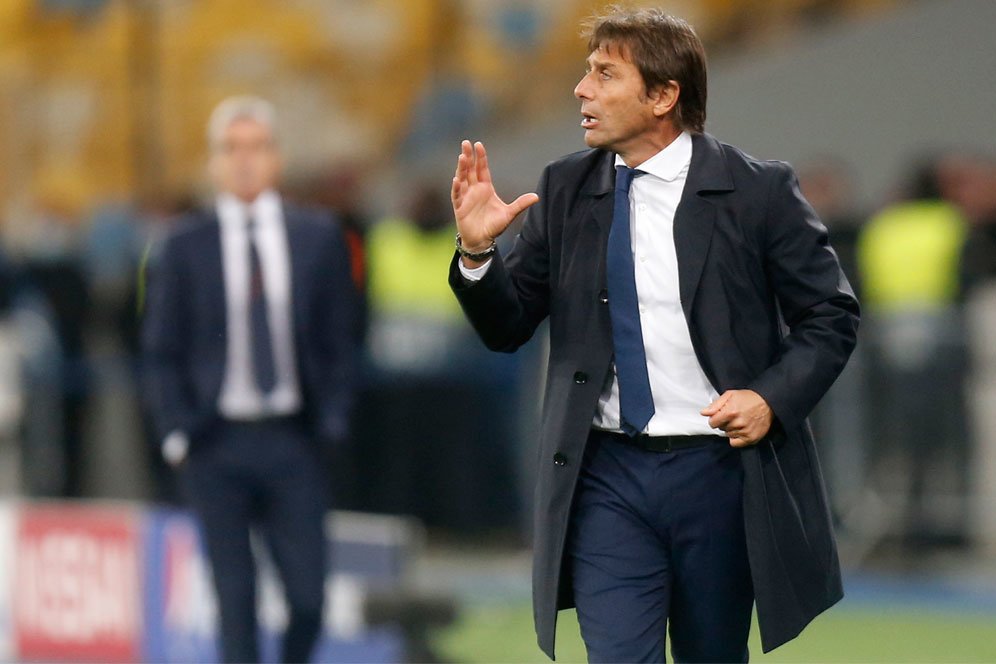 Tersingkir dari Liga Champions, Fans Inter Milan Mencak-Mencak ke Antonio Conte