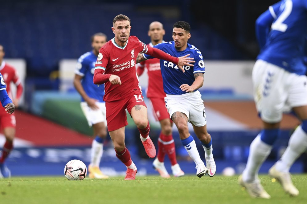 Lawan Leicester City, Liverpool Bisa Coba Jordan Henderson Jadi Bek Tengah