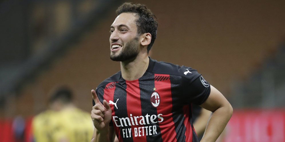 Ac Milan Kebut Pemulihan Hakan Calhanoglu Demi As Roma Bola Net