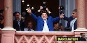 Il Nostro Dio Maradona, Mengangkat Napoli dari Status Jamban Italia dan Memecah Tricolore 1990 Il Nostro Dio Maradona, Mengangkat Napoli dari Status Jamban Italia dan Memecah Tricolore 1990