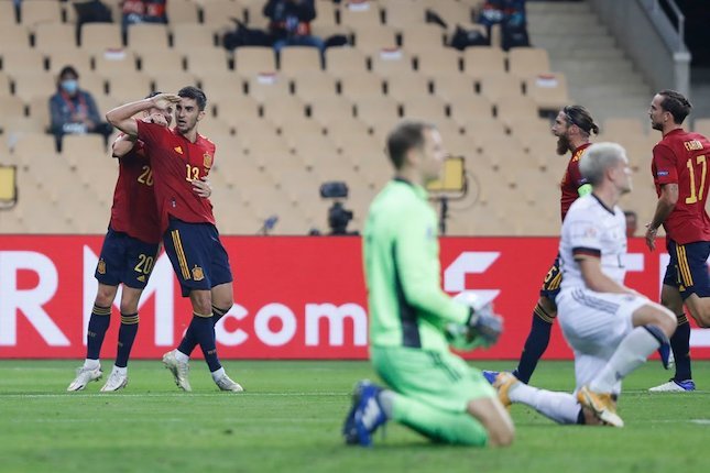Pemain Spanyol, Ferran Torres, merayakan golnya ke gawang Jerman dalam laga lanjutan UEFA Nations League hari Rabu (18/11/2020). (c) AP Photo