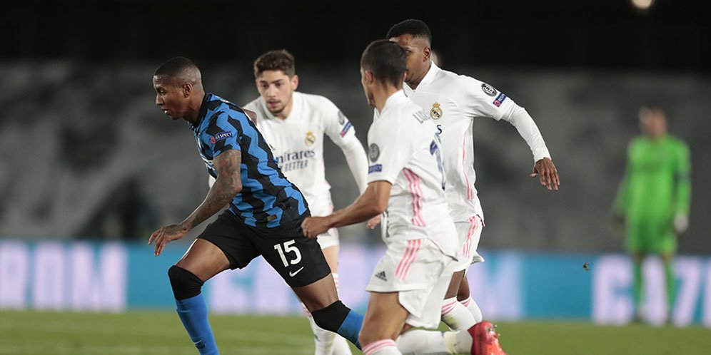 Resmi Tinggalkan Inter Milan, Ashley Young Bergabung dengan Aston Villa
