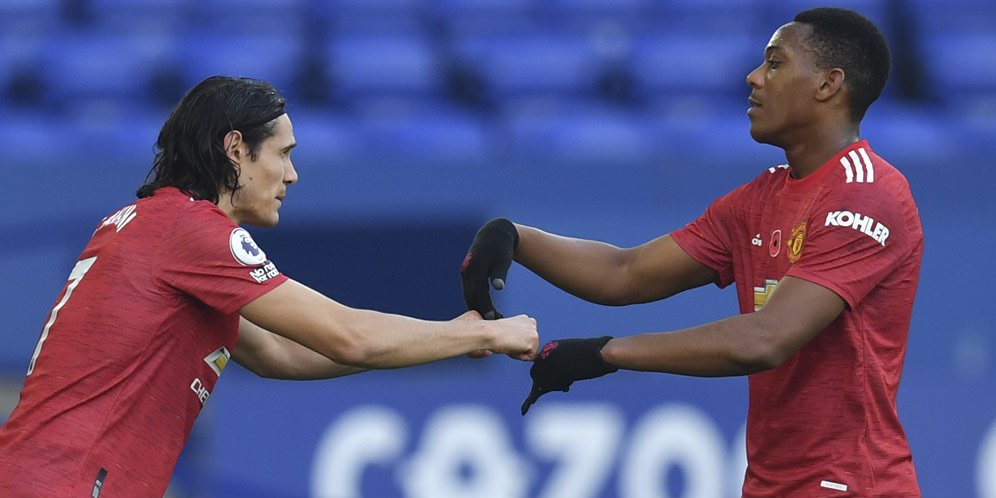 Cavani Mulai Moncer, Bagaimana Nasib Martial di Manchester United?