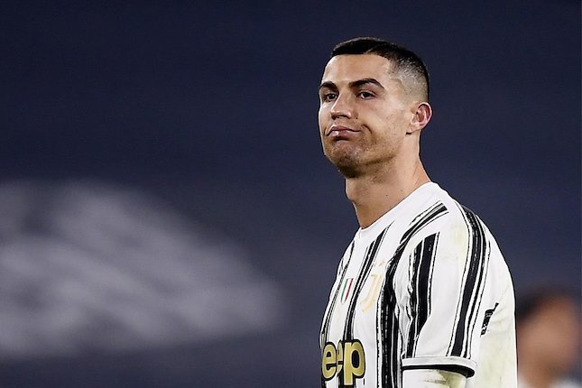 1. Kutukan Ronaldo