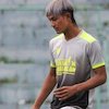 Cerita Bek Arema Ahmad Alfarizi tentang Rahasia Kekuatan Dua Kakinya