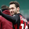 Manchester United Coba Telikung Transfer Hakan Calhanoglu ke Juventus