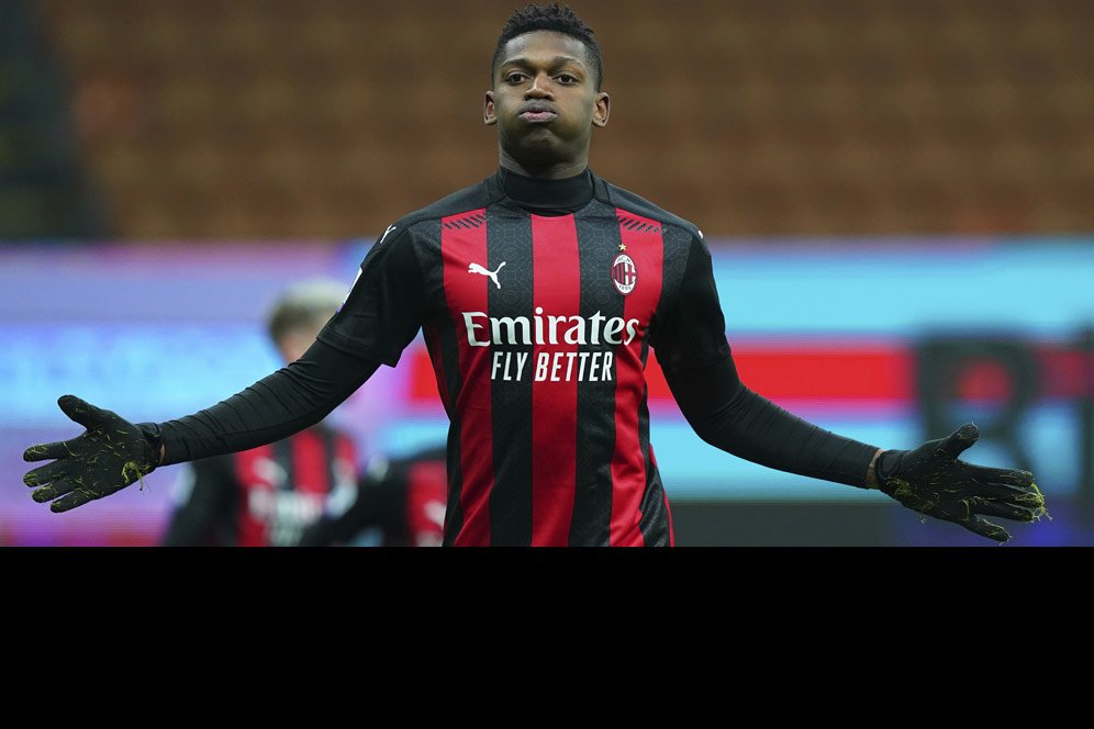 Klub Prancis dan Inggris Dekati Milan untuk Angkut Leao, Kasih Nggak Nih?