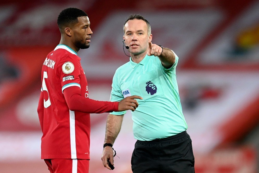 Kontroversi Liverpool vs Manchester United: Wasit Gagalkan Gol The Reds di Akhir Babak Pertama? Kontroversi Liverpool vs Manchester United: Wasit Gagalkan Gol The Reds di Akhir Babak Pertama?