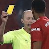 22 Tahun Bekerja di Premier League, Wasit Mike Dean Bakal Pensiun!