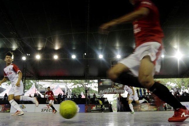 Pemain Doby MCW Banten saat pertandingan melawan Surya Futsal pada laga Super Soccer Futsal Battle di Summarecon Mall Serpong, Sabtu (29/09/2018). Doby MCW Banten takluk 2-8 dari Surya Futsal. (c) Bola.com/M Iqbal Ichsan