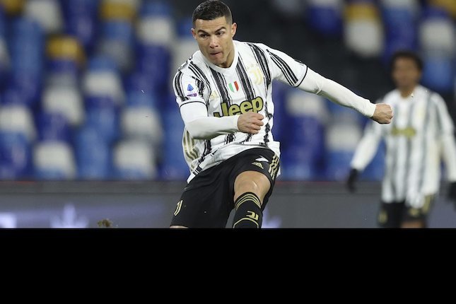 5. Cristiano Ronaldo (101 Juta Pounds atau Rp1,83 Triliun)