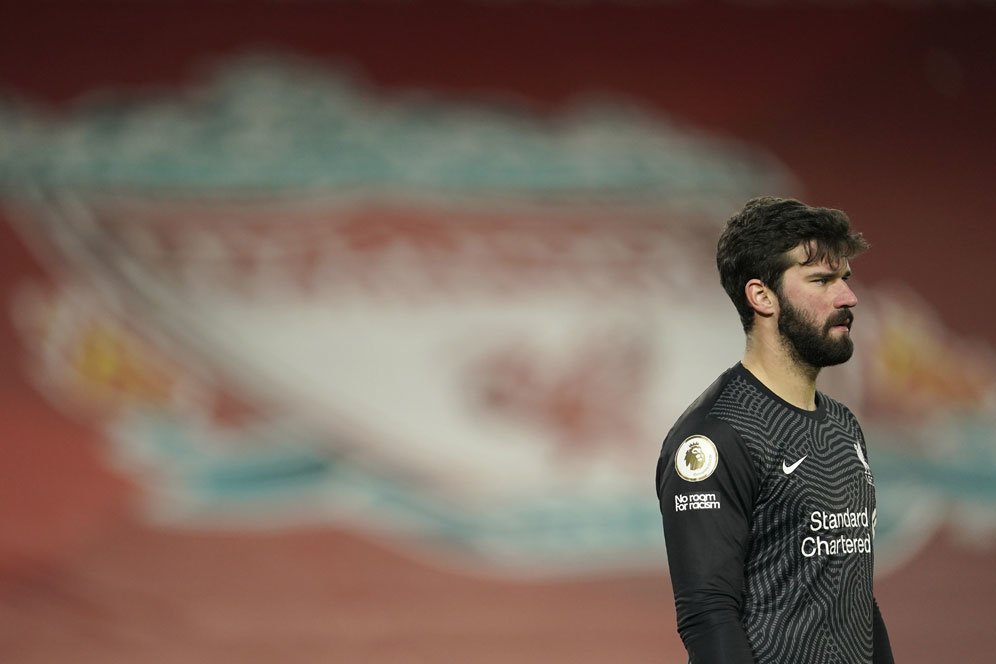 Pesan Alisson Untuk Fans Liverpool Pasca Sang Ayah Meninggal Dunia