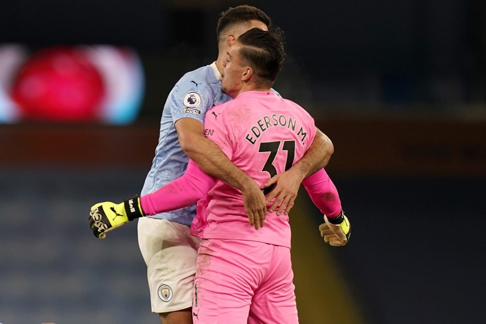 Beda Nasib 2 Kiper Brasil di Premier League: Ederson Assist, Alisson Blunder