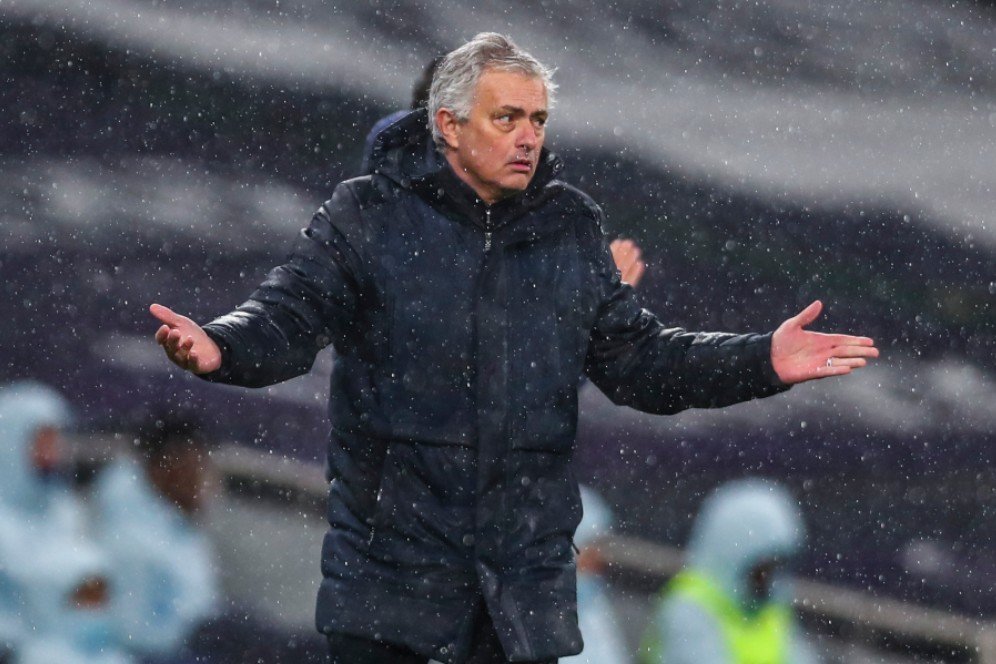 Here We Go! Jose Mourinho Resmi Tangani AS Roma Musim Depan