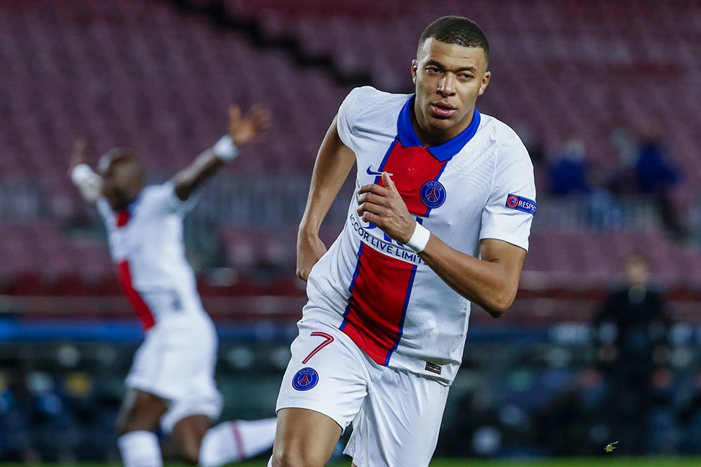 Pertanyaan untuk Kylian Mbappe: Hattrick Lawan Barcelona, Lalu Pindah ke Real Madrid?