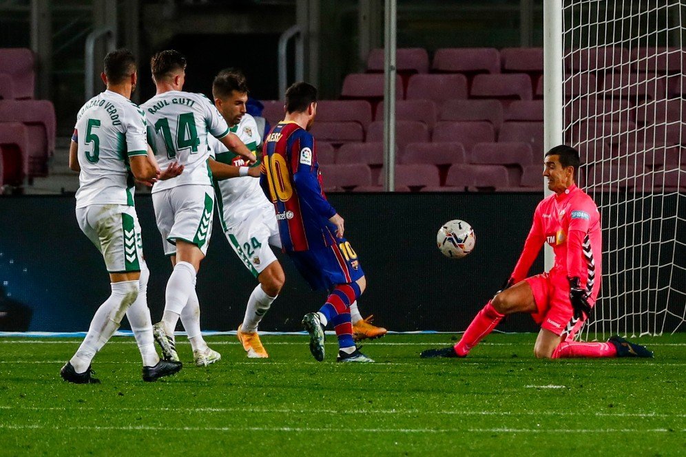 Jerseynya Diminta Lionel Messi, Kiper Elche Kaget Setengah Mati