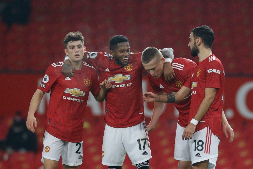 Manchester United 9-0 Southampton: Dua Jempol, Setan Merah