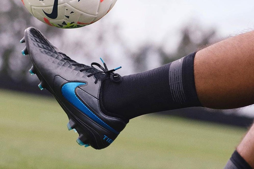 Bola Beli Nike Tiempo Legend 8 Sepatu Bola yang Umumnya Dipakai Para Bek Bola