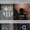 Foto Suasana Kantor Barcelona Saat Digeledah Polisi