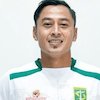 Samsul Arif Rajin Berbagi Pengalaman dengan Pemain Muda Persebaya