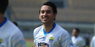 Ezra Walian berlatih bersama Persib Bandung (c) Dok. Persib Bandung