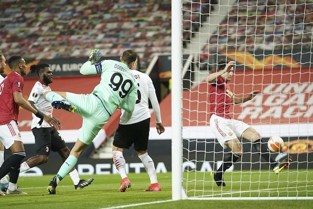 Harry Maguire gagal memanfaatkan peluang emas untuk mencetak gol ke gawang AC Milan (c) AP Photo
