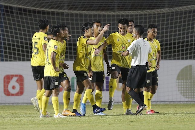 Skuad Barito Putera Di Bri Liga 1 Banyak Diisi Pemain Muda Pelatih Persib Ini Bukan Keuntungan Bola Net