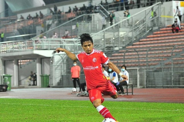 Pemain asal Indonesia yang memperkuat Kelantan FC di Malaysia, Natanael Siringoringo.  (c) (Facebook TRW Kelantan FC)