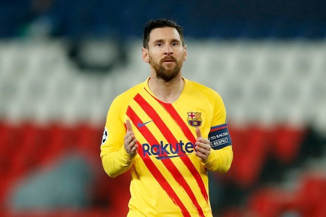 Ekspresi kekecewaan Lionel Messi usai gagal mencetak gol penalti, PSG vs Barcelona, Liga Champions 2020/21. (c) AP Photo