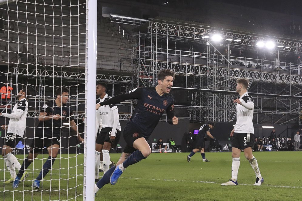 John Stones, Bek Tengah yang Sama Tajamnya dengan Anthony Martial