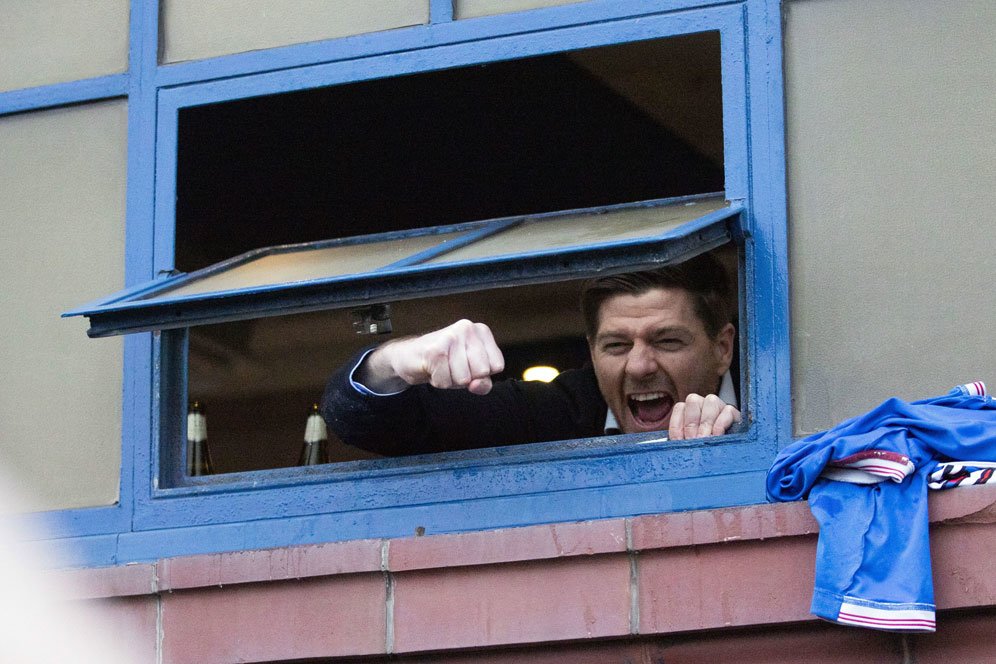 Selamat! Gerrard Sukses Bawa Glasgow Rangers Juara Liga Skotlandia