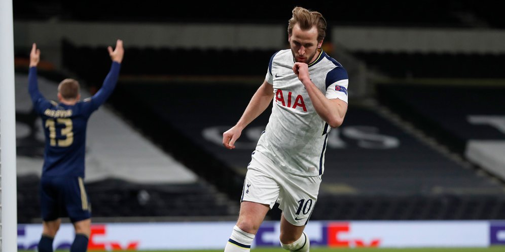 Striker Tottenham, Harry Kane, usai menjebol gawang Dinamo Zagreb di Liga Europa 2020/21. (c) AP Photo