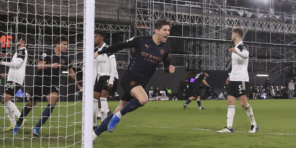 John Stones, Bek Tengah yang Sama Tajamnya dengan Anthony Martial John Stones, Bek Tengah yang Sama Tajamnya dengan Anthony Martial